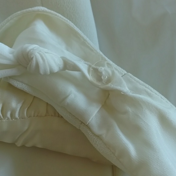 Nicole Miller Bridal Dress - Picture 4 of 6